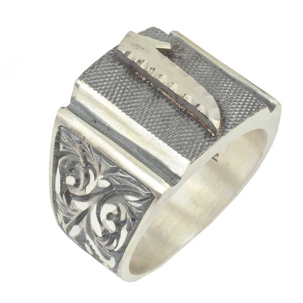 925 Ayar Gümüş Dikdörtgen Kaşlı Elif Figürlü Elişi Kalemli Yüzük ürün görseli