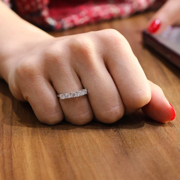 Gümüş Kare Tırnak 0,45 crt Görünümünde Beştaş Yüzük ürün görseli 1