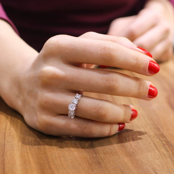 Gümüş 1,50 crt Beştaş Yüzük ürün görseli