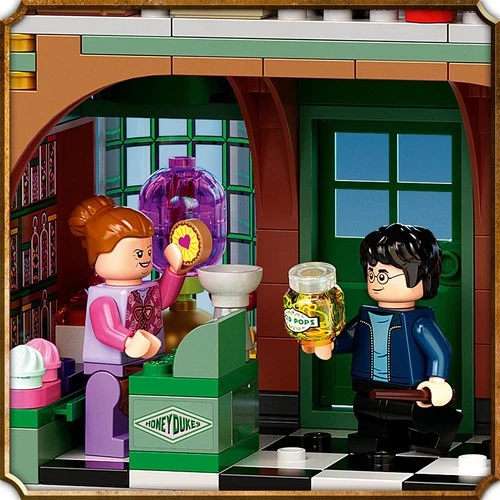 LEGO Harry Potter 76388 Hogsmeade Village Visit - 5