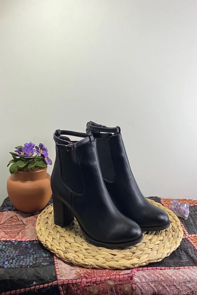 Kadın Süet Topuklu Bot - 10