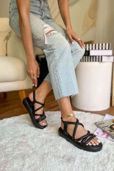 Kadın Yumuşak Pedli Bileği Lastikli Sandalet Siyah - Resim 3