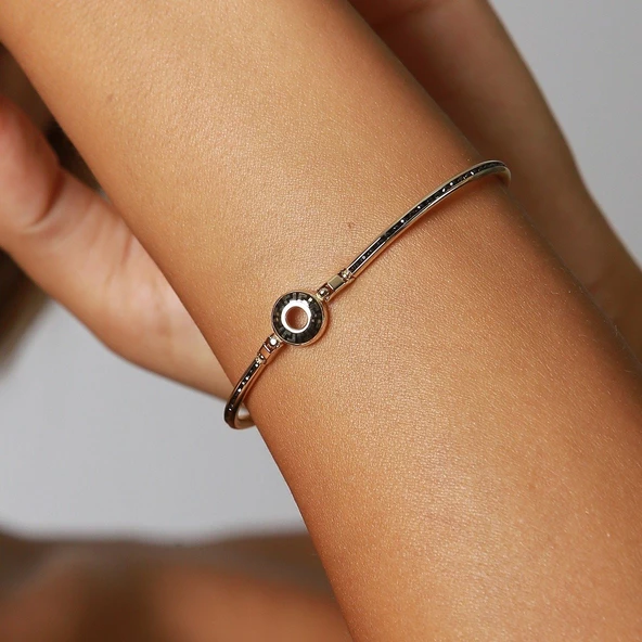 VERSACE DETAYLI SİYAH TAŞLI KELEPÇELİ BİLEKLİK - 1