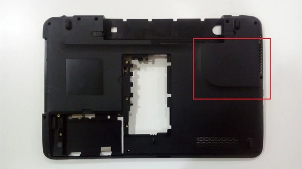 Toshiba Satellite L755-1EM Alt Kasa Siyah V2