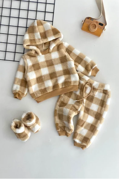 Neşeli Bebekler Kareli Desen Kapüşonlu Panduflu Welsoft Kumaş Takım Kahve