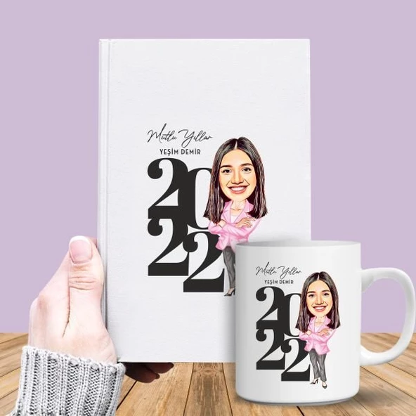 Kişiye Özel Karikatürlü 2022 Defter ve Kupa Bardak Hediye Seti-023