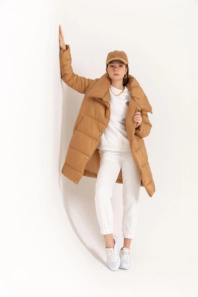 SASHA MODA MONT CAMEL M - Kapitone Kumaş Şal Yaka Bol Kalıp Yaka Detay Çıtçıtlı Kadın Mont
