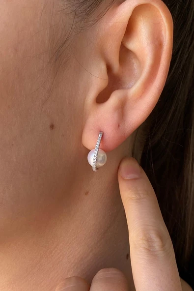 14 Ayar Altın 8 mm Zirkon Taşlı Doğal İnci Küpe