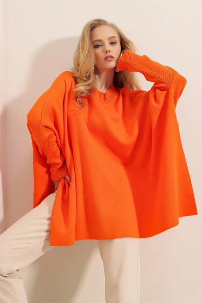 Kadın Yan Yırtmaçlı Oversize Panço Kazak Oranj