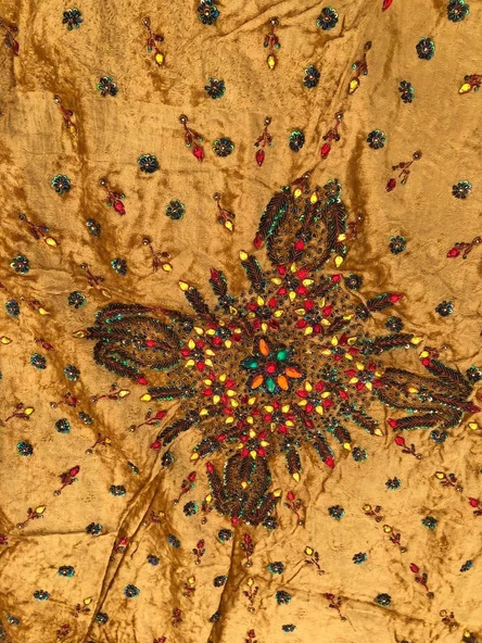 El İşi Otantik İşlemeli Boncuklu Taşlı Kadife Masa Örtüsü 102x108cm 011 - 3