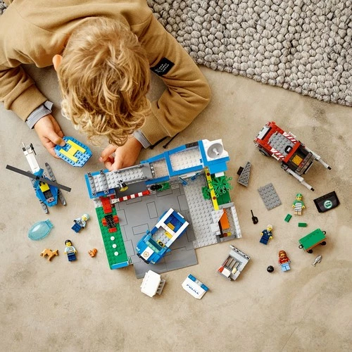 LEGO City 60316 Polis Merkezi (668 Parça) - Resim 6