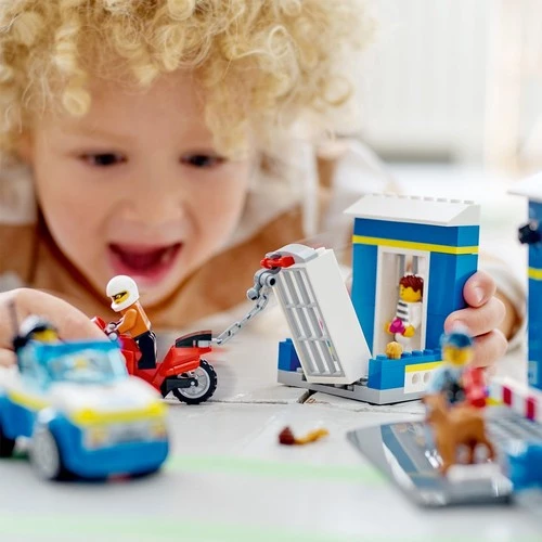 LEGO City 60370 Polis Merkezi Takibi (172 Parça) - 7