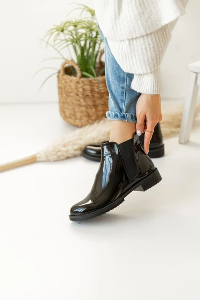 Kenar Lastik Detaylı Kısa Topuklu Chelsea Hafif Rahat Kışlık Klasik Kadın Bot  Bootie - 4