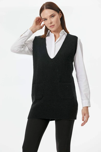 Derin V Yaka Cepli Uzun Triko Süveter - Siyah - Resim 4