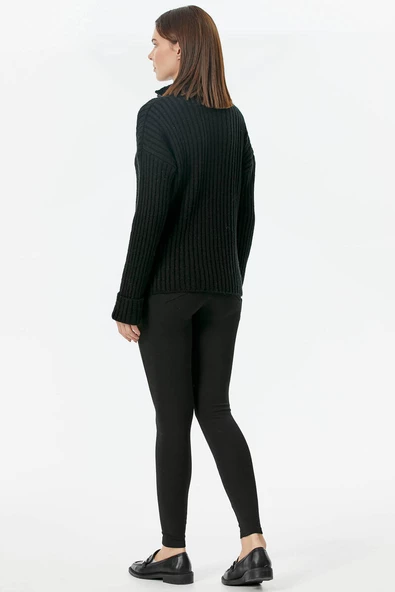 Yarım Balıkçı Yaka Düğmeli Kazak - Siyah - Resim 4