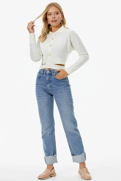 Parça Detaylı Polo Yaka Düğmeli Triko Crop - Kemik ürün görseli 1