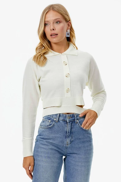 Parça Detaylı Polo Yaka Düğmeli Triko Crop - Kemik - Resim 3