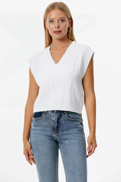 V Yaka Saç Örgülü Triko Süveter - Beyaz - Resim 2
