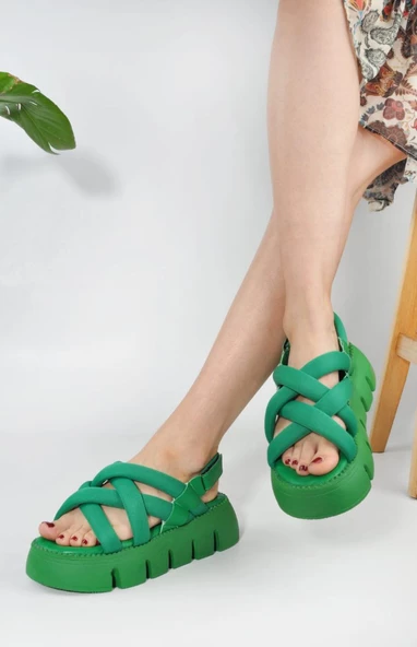 Çapraz Bağlı Neon Yeşil Ortopedik Taban Kadın Sandalet ürün görseli