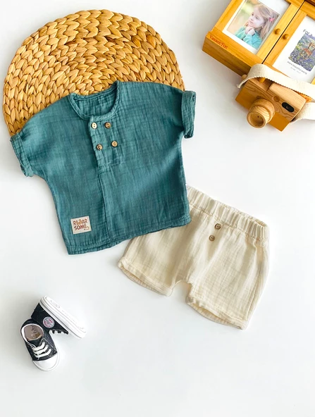 Neşeli Bebekler Müslin Kumaş Düğmeli Beyaz Şortlu Takım Yeşil ürün görseli