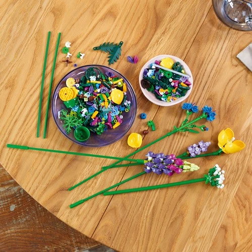 LEGO Icons 10313 Kır Çiçekleri Buketi (939 Parça) - 10