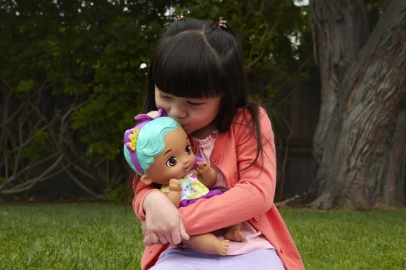 My Garden Baby Yavru Kedi Bebeğimin Bakım Zamanı - Mavi Saçlı Bebek (30 Cm), Tekrar Kullanılabilen Bebek Bezi, Önlüğü, Biberonu ve Aksesuarlarıyla, 3 Yaş ve Üzeri - 6