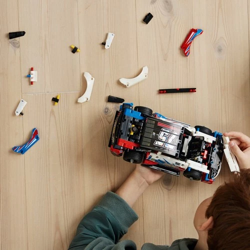 LEGO Technic 42153 NASCAR Yeni Nesil Chevrolet Camaro ZL1 (672 Parça) - 9