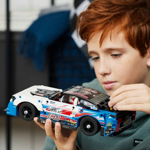 LEGO Technic 42153 NASCAR Yeni Nesil Chevrolet Camaro ZL1 (672 Parça) - 7