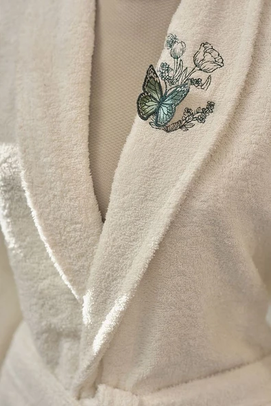 Butterfly 3d Nakışlı Yeşil Off White Aile Banyo Seti - 4