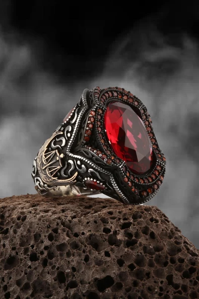 Kırmızı Taşlı Faset Kesim Adalet Terazisi Motifli 925 Gümüş Erkek Yüzük - 3