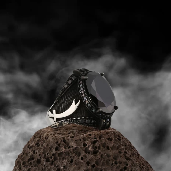 Siyah Taşlı Kılıç Motifli Gümüş Erkek Yüzük - Resim 2