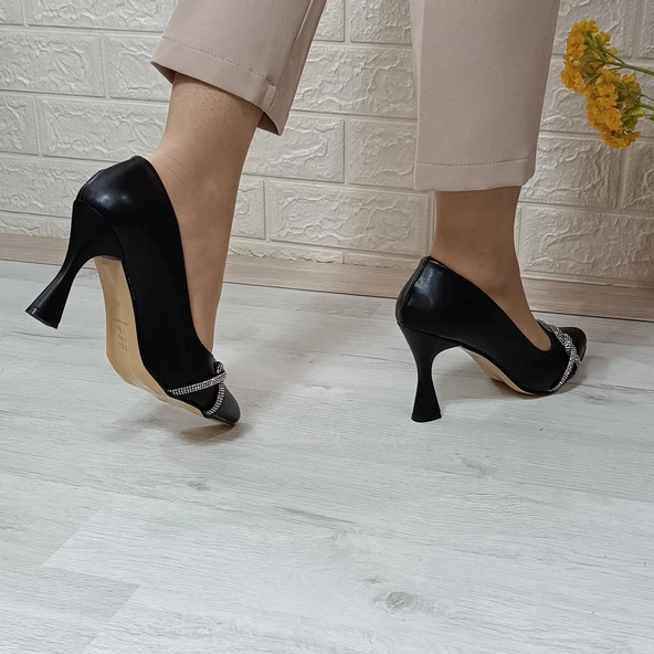 Fiyra 7020 Siyah  Örgü Taşlı Kadeh Topuklu Bayan Stiletto Ayakkabı - 7