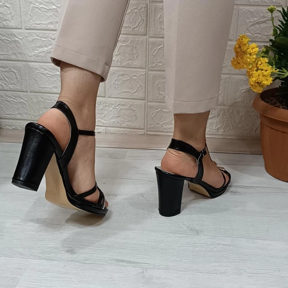 Fiyra 7025 Siyah Taşlı 8cm Kare Topuk Bayan Platform Ayakkabı - 7