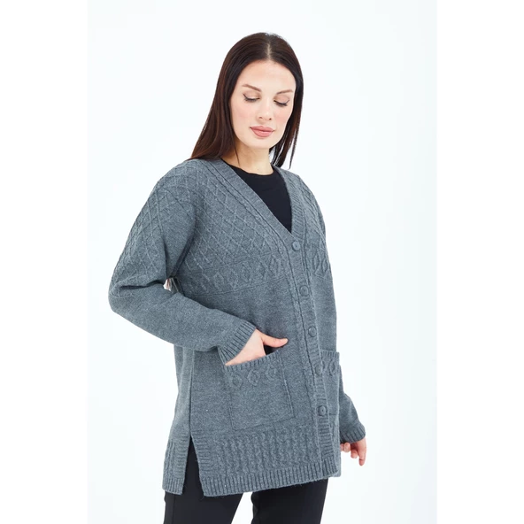 Kadın Gri V Yaka Düğmeli Cepli Örgü Yün Anne Triko Kısa Hırka - 4