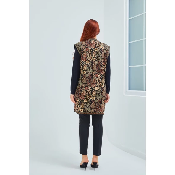 Kadın Siyah Cepli Anadolu Desenli Üç Düğmeli Uzun Yelek - 4