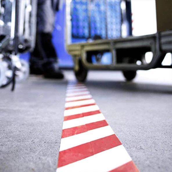 Yer İşaretleme Bandı Kırmızı-Beyaz Pvc Emniyet Zemin İkaz Bant 50 mm x 25 MT - Resim 3