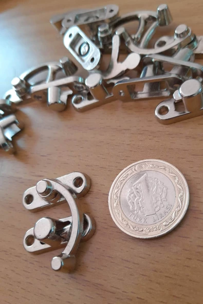 Orta Boy Nikel Yay Gözü Kancalı Kilit 10 adet Kutu Sandık ve Kapak Klipsi 28x33 mm