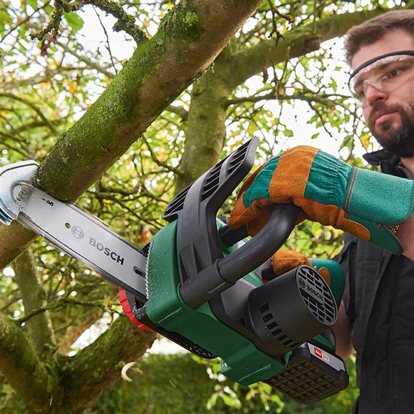 Bosch Universalchain 18 Akülü Zincirli Ağaç Kesme Makinesi 2,5Ah Tek Akü - 06008b8000 - 3