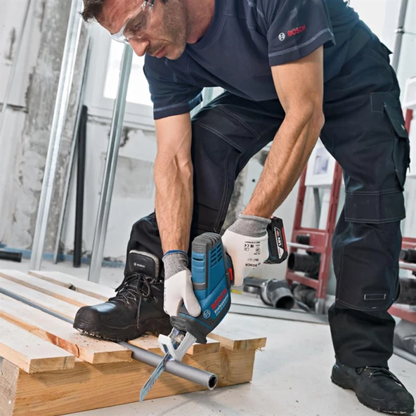 Bosch Professional GSA 18 V-LI C GBA Panter Testere 18V 4.0Ah+GAL in Karton Kutu - 0615990M3Y - 4