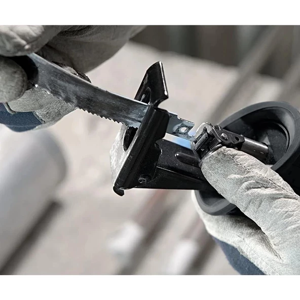 Bosch GSA 1100 E Profesyonel 1100 Watt Tilki Kuyruğu Makinası - 060164C800 - 2