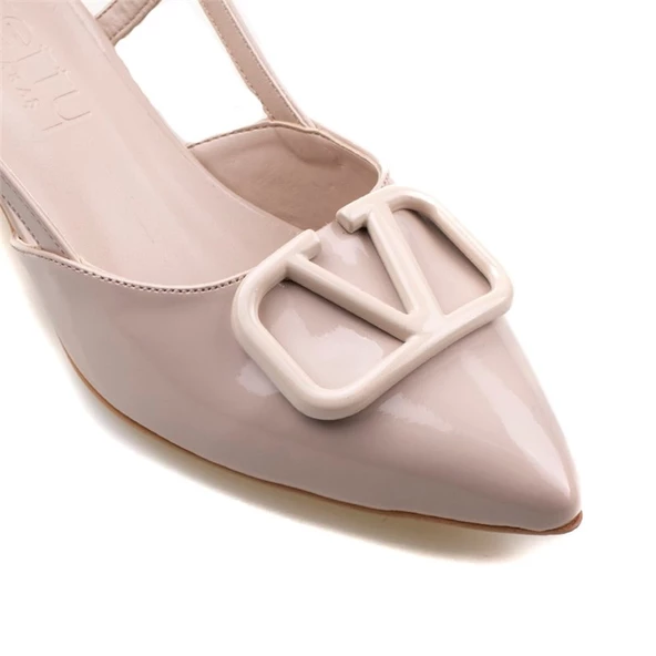 M2S Bej Kadın Rugan Fındık Topuk Sivri Burun Klasik Terlik - 7