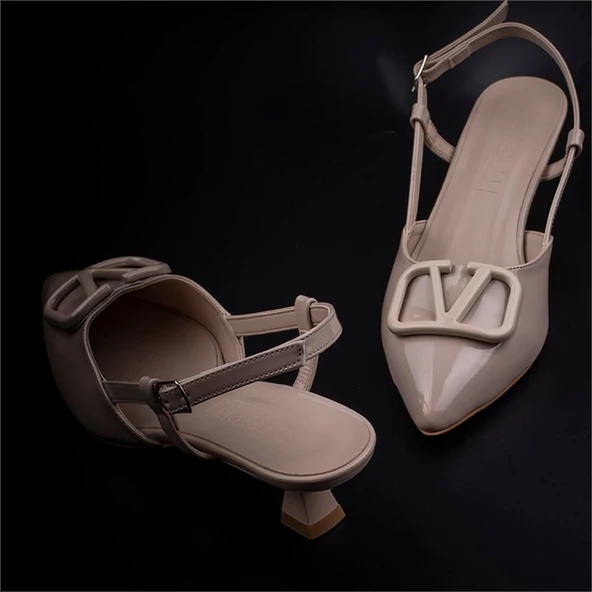 M2S Bej Kadın Rugan Fındık Topuk Sivri Burun Klasik Terlik - 11