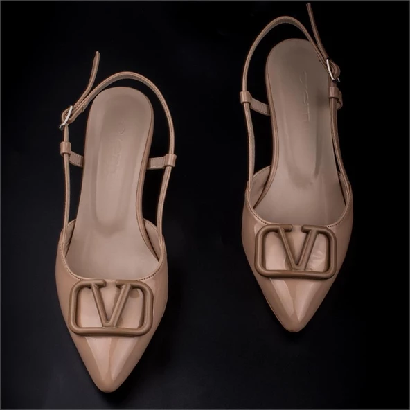 M2S Bej Kadın Rugan Fındık Topuk Sivri Burun Klasik Terlik - 10