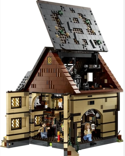 LEGO Ideas 21341 Disney Hocus Pocus: Sanderson Kardeşlerin Evi (2316 Parça) - Resim 4