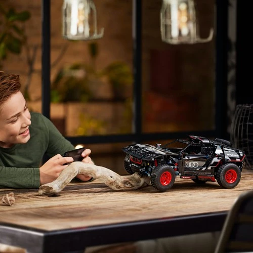 LEGO Technic 42160 Audi Rs Q E-Tron (914 Parça) - 8
