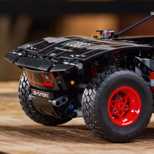 LEGO Technic 42160 Audi Rs Q E-Tron (914 Parça) - 7