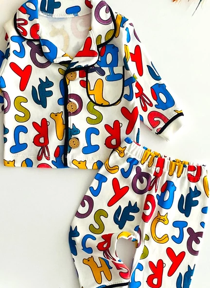 Neşeli Bebekler Harf Baskılı Önden Düğmeli Cepli Pijama Takımı - Resim 2