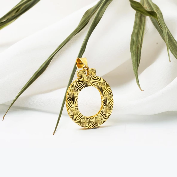 14 Ayar Altın 3 Boyutlu İşlemeli Ö Harfi Kolye - Resim 5