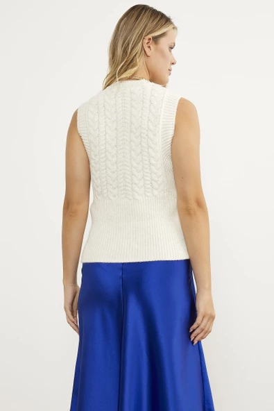 Bele Oturmalı Saç Örgü Triko Süveter - Kemik - Resim 6