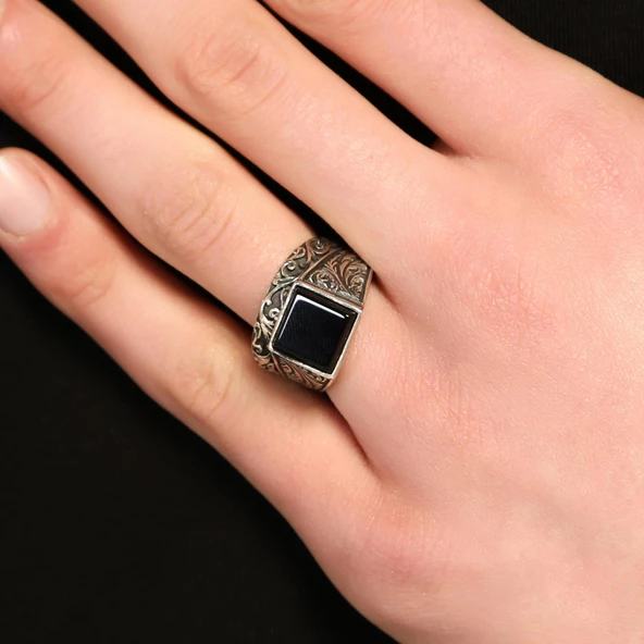 925 Ayar Gümüş Kare Oniks Taşlı Sarmaşık Desenli Çiftli Erkek Yüzük ürün görseli